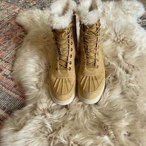 GEOX cold weather boots Size 8.5